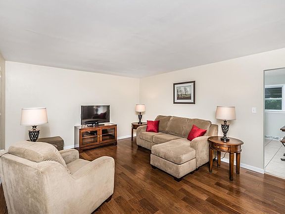 3rd image of 2921 Highway P