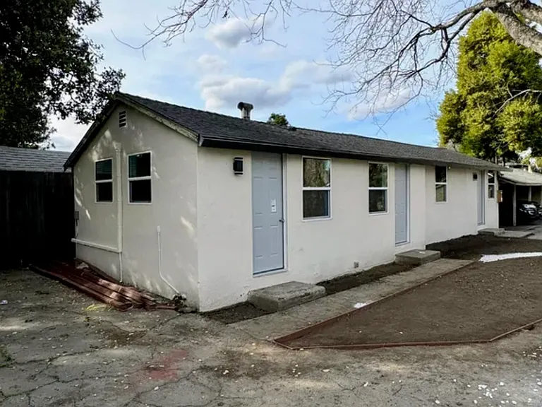 467 S Buena Vista Ave #17 — Photo 3