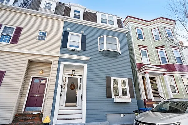 673 E 8th St #1 — Photo 2