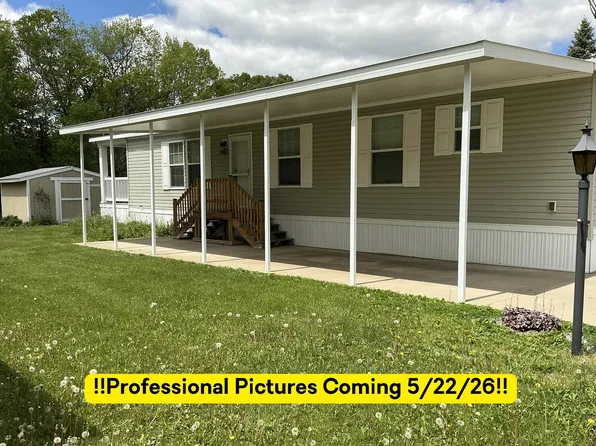 140 Tamarack Ave NE, Cedar Springs, MI 49319