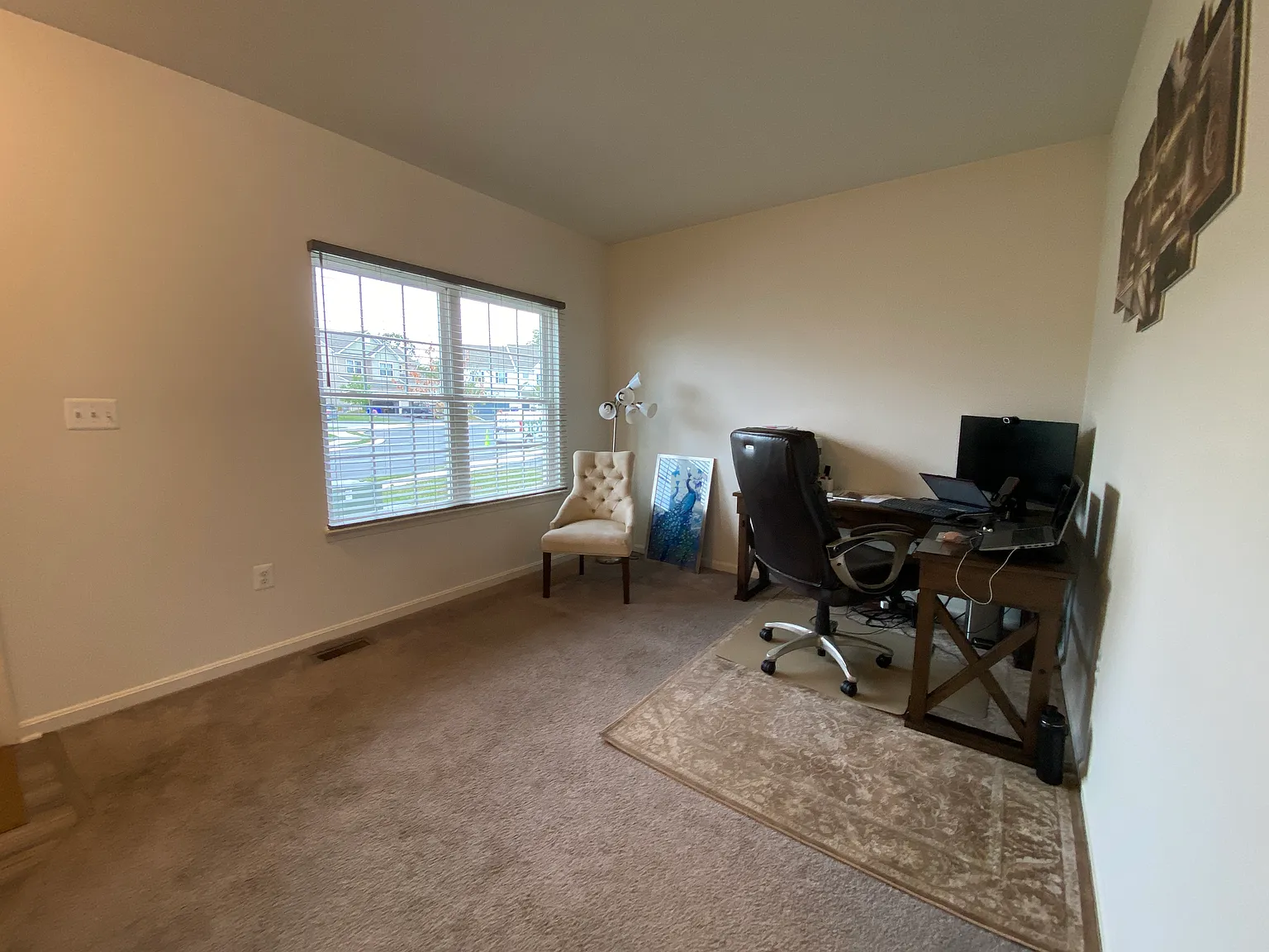 3 bed, 3.5 bath, 2388 sqft, $3,200 — Photo 2