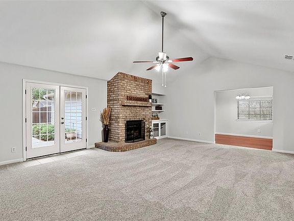 4th image of 418 Wind Wood Dr