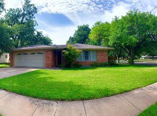 319 Myrtle St, Uvalde, TX 78801