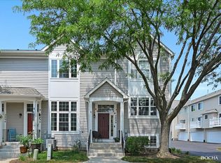 2898 Shelly Ln, Aurora, IL 60504