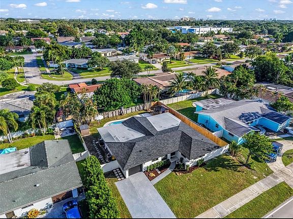3rd image of 1399 W Camino Real