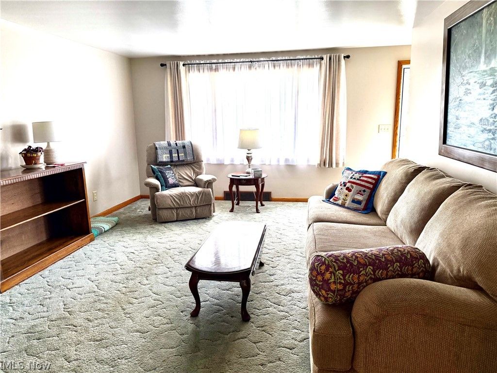 917 Prospect St NW, New Philadelphia, OH - View 3