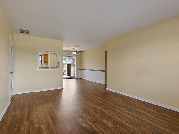 4th image of 203 Washington Sq APT B