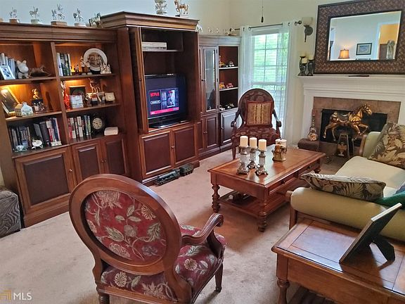 4th image of 9058 Oakfield Dr