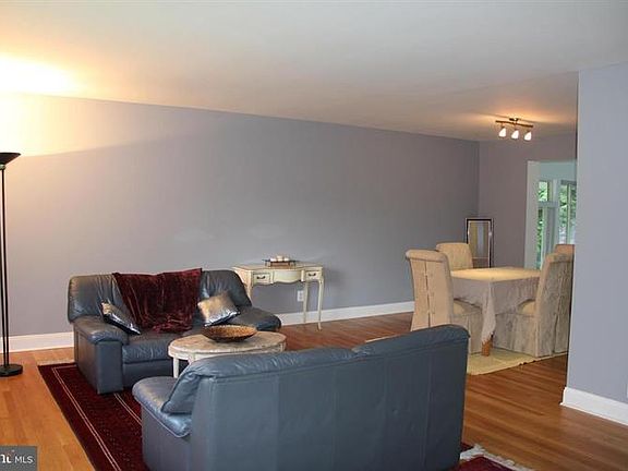 4th image of 3408 Siesta Dr