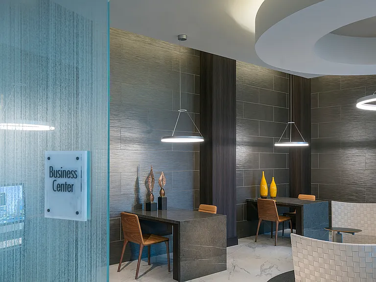 E-Lounge