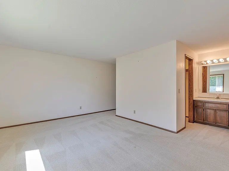 6540 SW 204th Pl — Photo 16