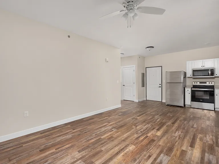 Creekview — Photo 21