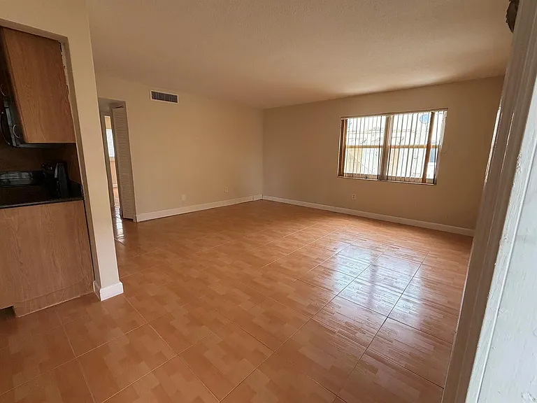 3660 SW 60th Ave #2 — Photo 3