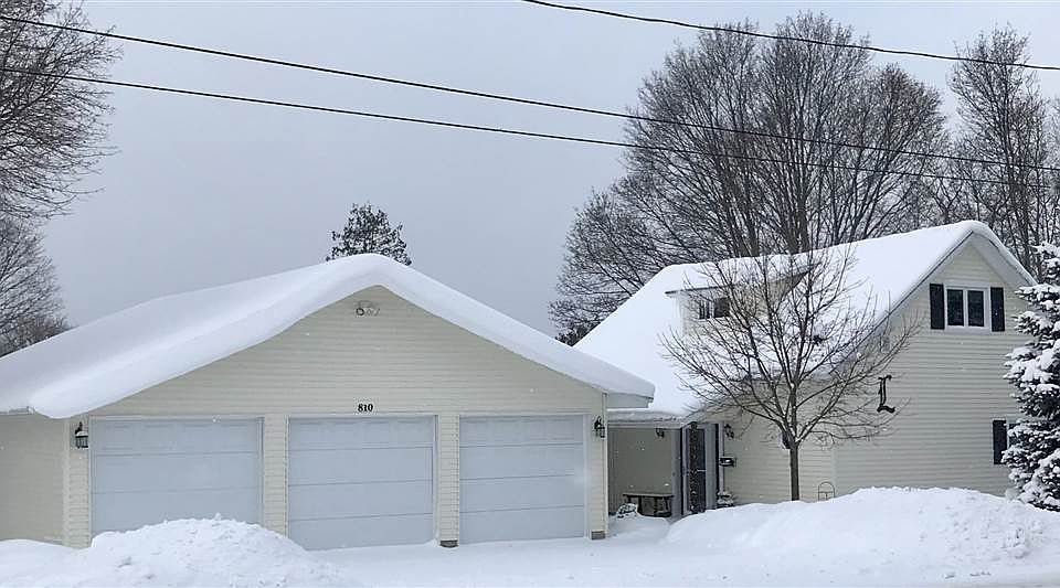 1st image of 810 N Lake St