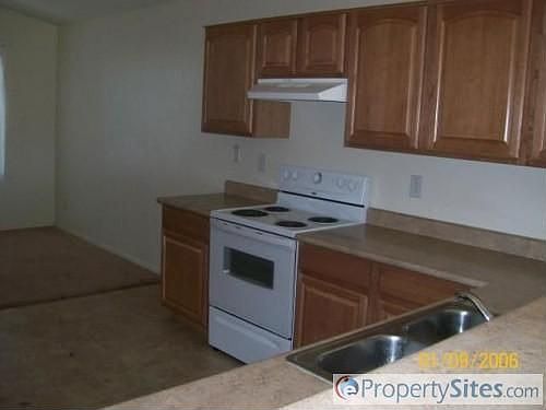 3rd image of 2189 W Roosevelt Ave