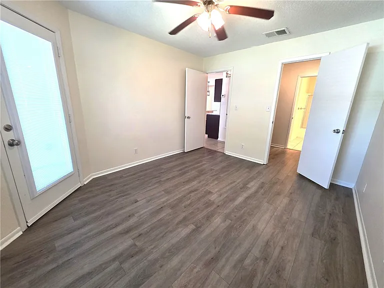 302 Saint Andrews St #E103 — Photo 11