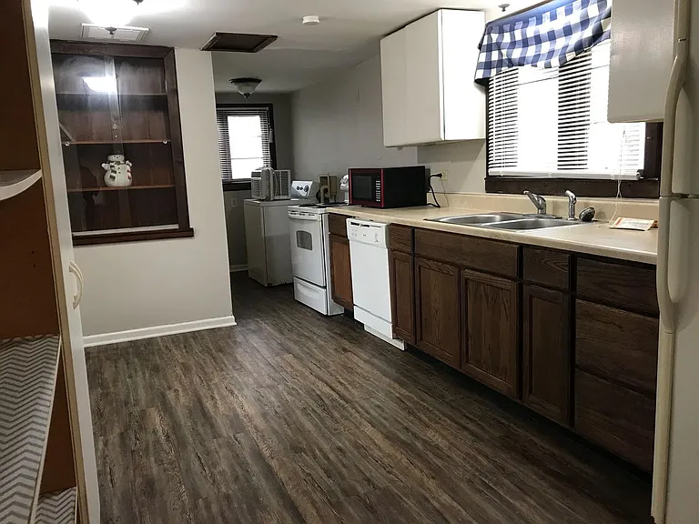 1228 SW Lane St — Photo 8