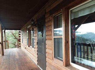 936 Birdseye Creek Rd, Gold Hill, OR 97525