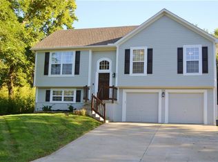 403 Lela Ln, Buckner, MO 64016