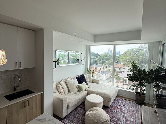 4th image of 1195 The Queensway #405