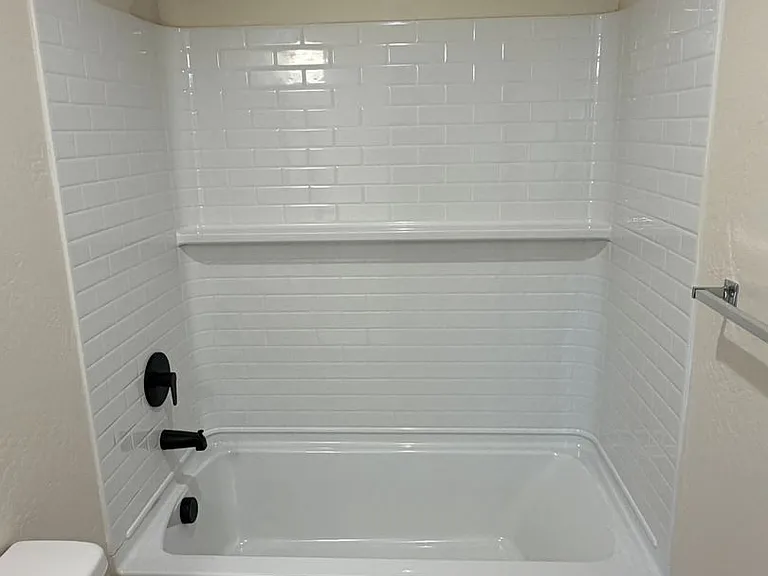 1060 Glass Ave — Photo 13