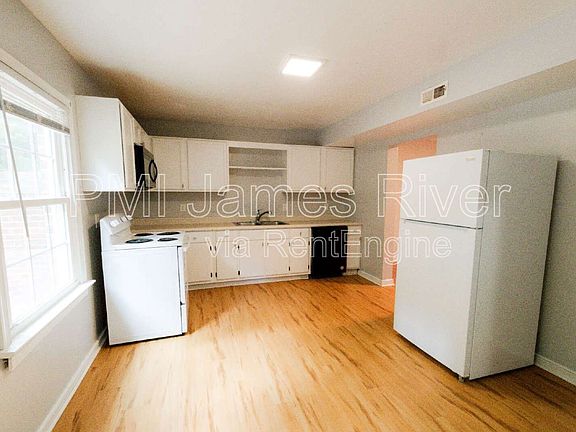 4th image of 3403 Chalfont Dr