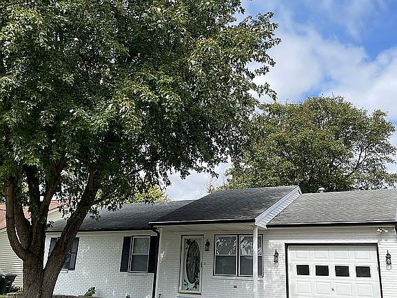 3rd image of 4214 Derby Ln
