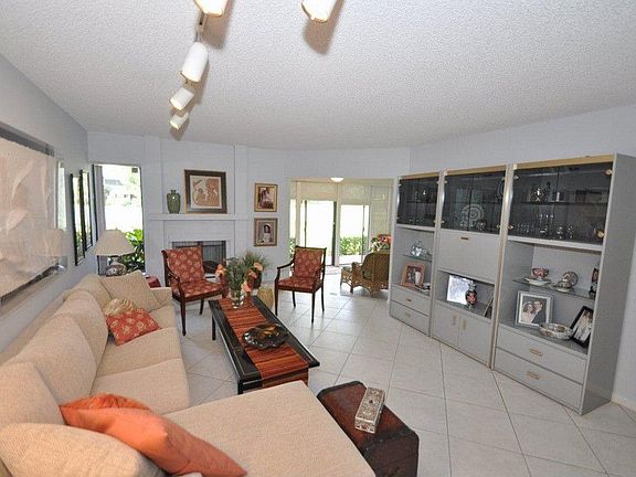 5th image of 16817 Oak Hill Trl APT 1316