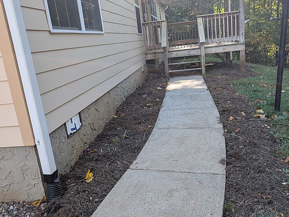3rd image of 73 Davis Creek Rd #A