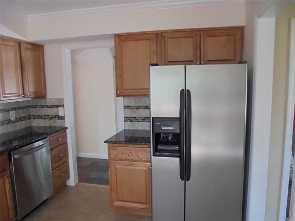 3rd image of 55 Westbridge Dr