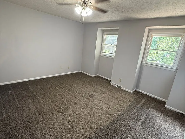 325 Leafmore Rd SW — Photo 9