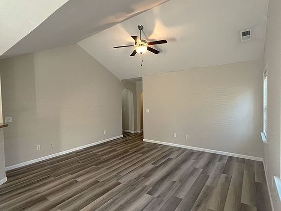 4th image of 2038 Southern Pine Dr