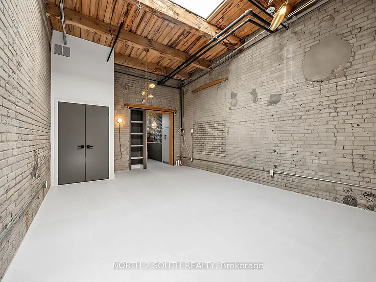 347 Sorauren Ave #123 — Photo 6