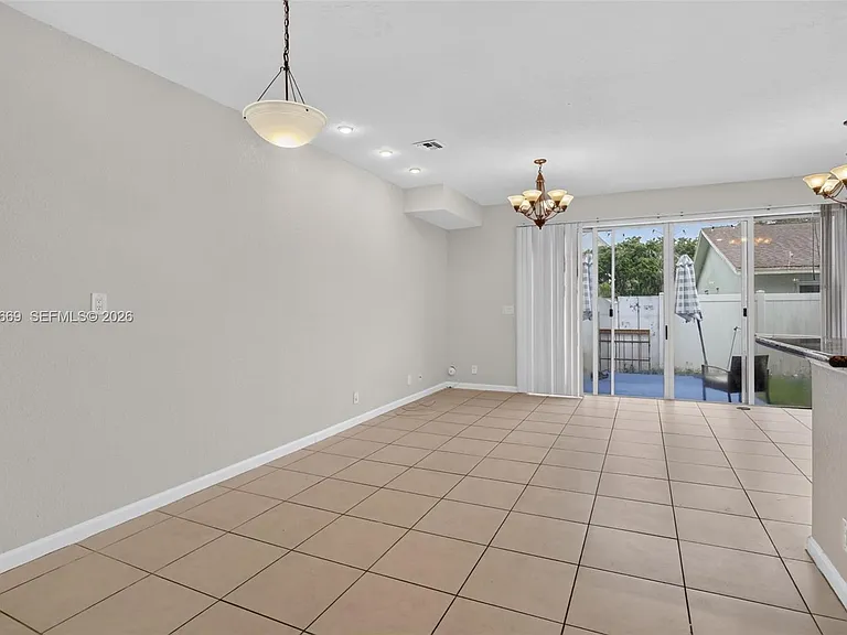 5337 SW 40th Ave #5337 — Photo 10