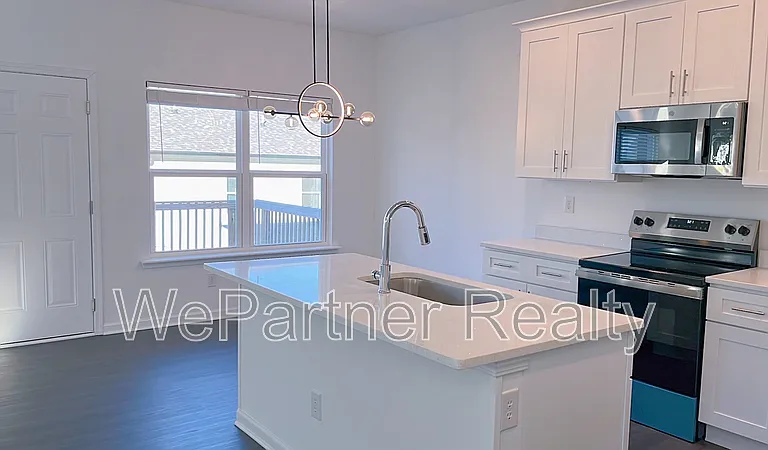 31 Sandstone Dr — Photo 4