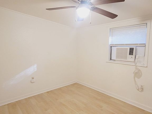 3rd image of 5275 Isabelle Dr