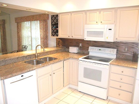 5th image of 49 Heather Cove Dr