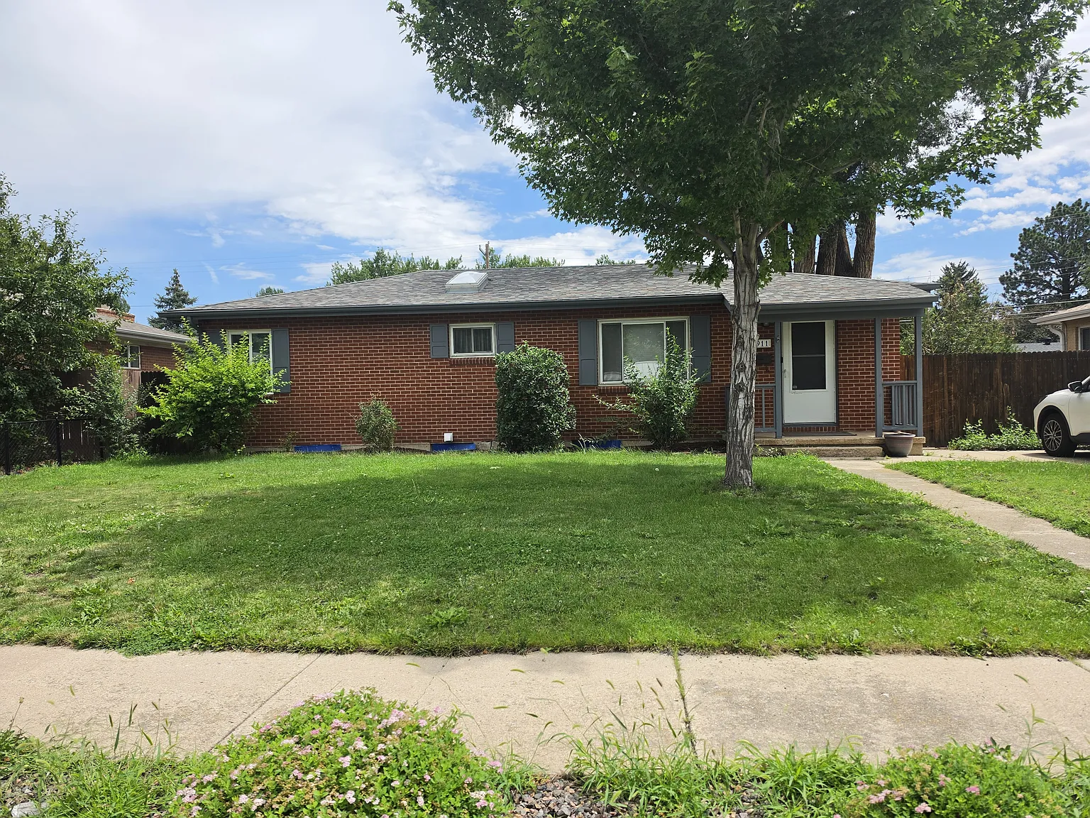 4 bed, 1962 sqft, $2,500 — Photo 1