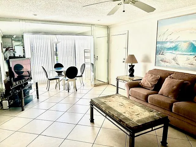 6435 Bay Club Dr #2 — Photo 17