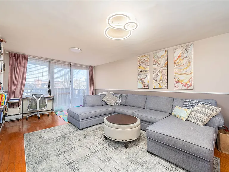 700 Grove St #4V — Photo 15