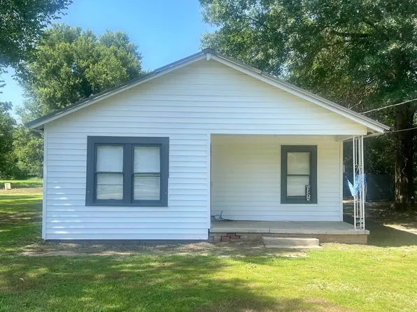 530 Birch St, Maud, TX 75567