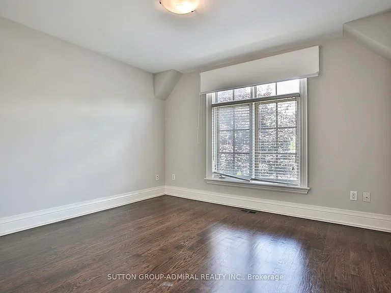 21 Dunblaine Ave — Photo 23