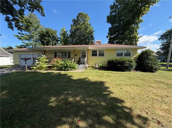 28 Bridge St, Pulaski, NY 13142