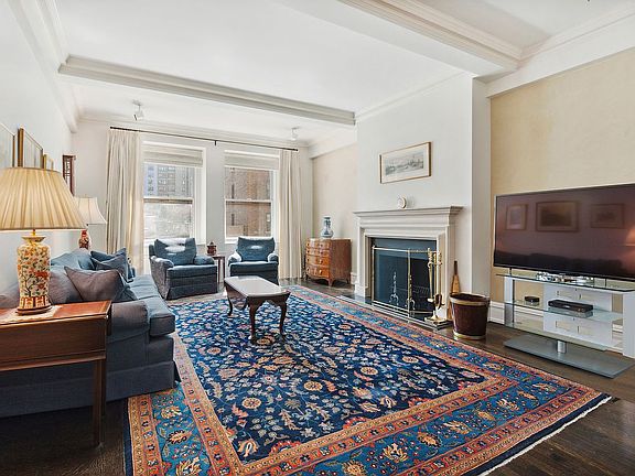 4th image of 130 E 75th St #5C