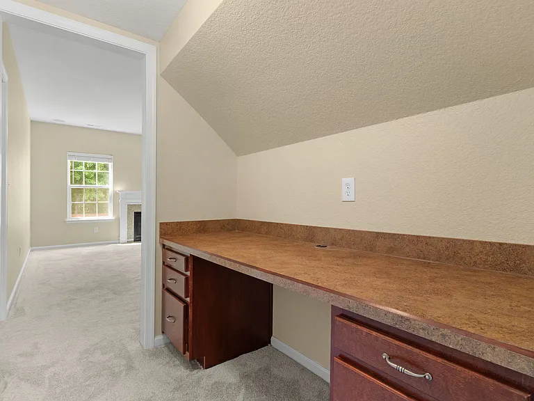 729 Creekwood Dr — Photo 10