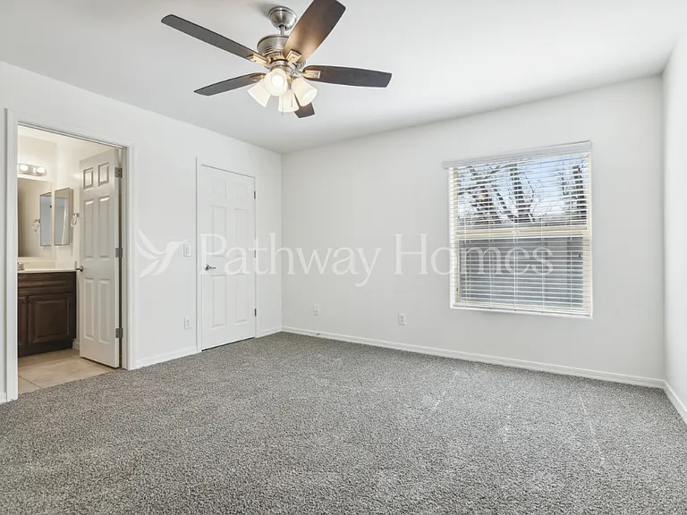 207 W Latona Rd — Photo 11