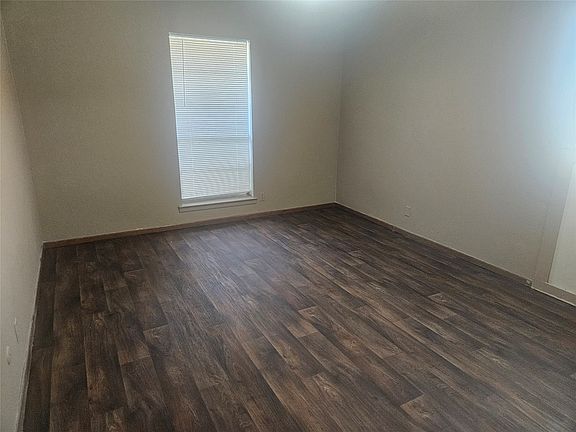 5th image of 1860 W Kaufman St