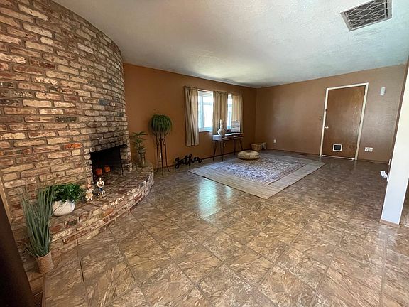 5th image of 529 Brookview Ct