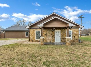 102 Maple St, Paradise, TX 76073