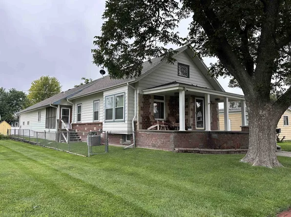 111 E 3rd St, Ellinwood, KS 67526